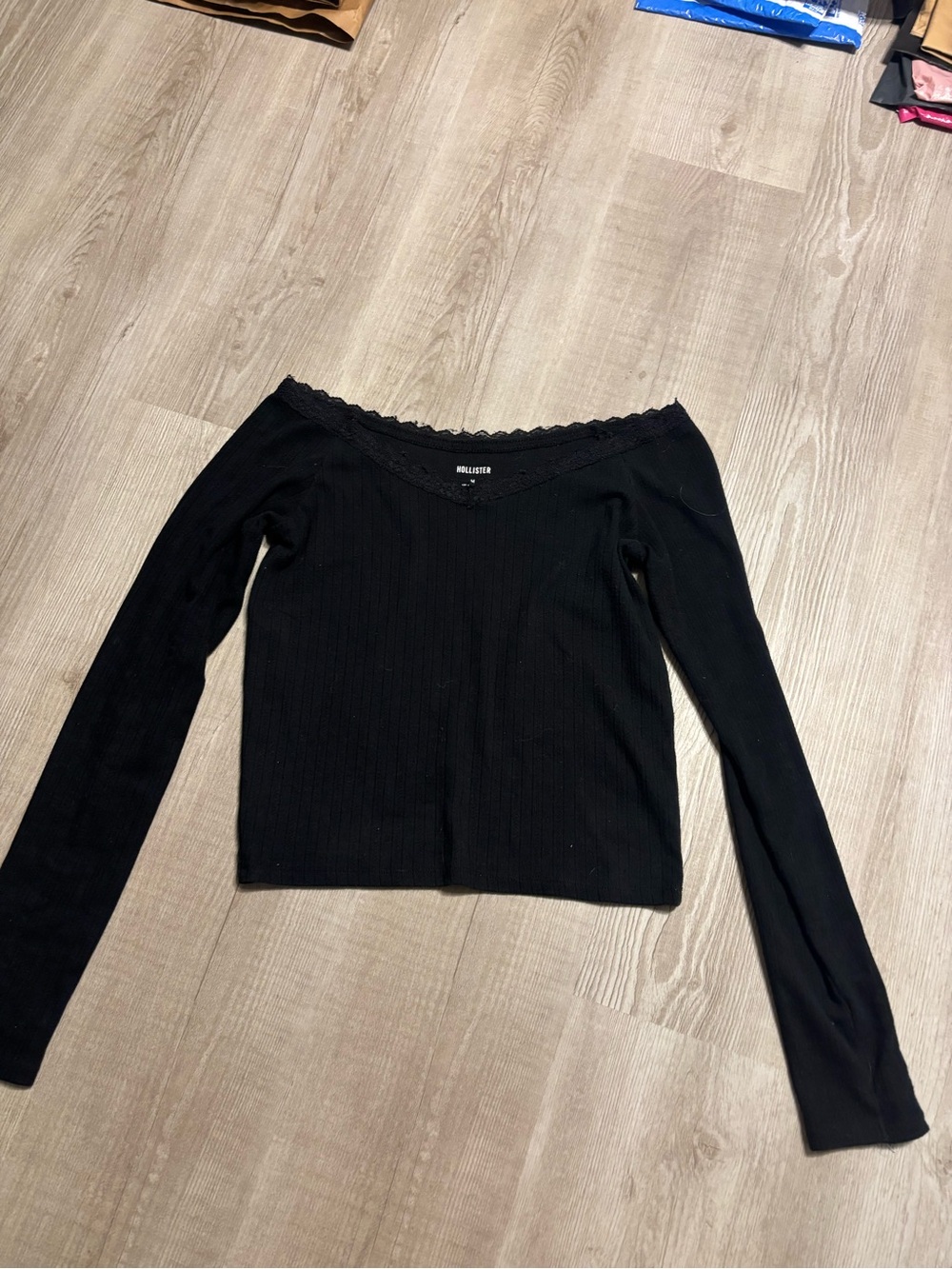 Hollister Black Off-the-Shoulder Ribbed Long Sleeve Top